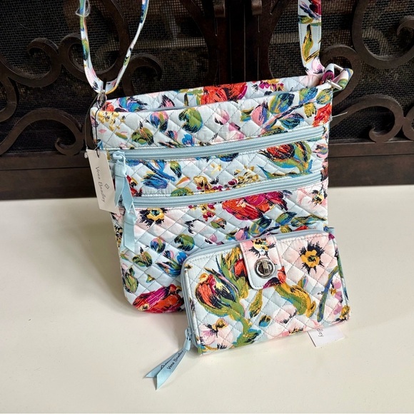 NWT Vera Bradley Bag and Wallet Triple Zip Hipster Crossbody Sea Air Floral - Picture 1 of 8